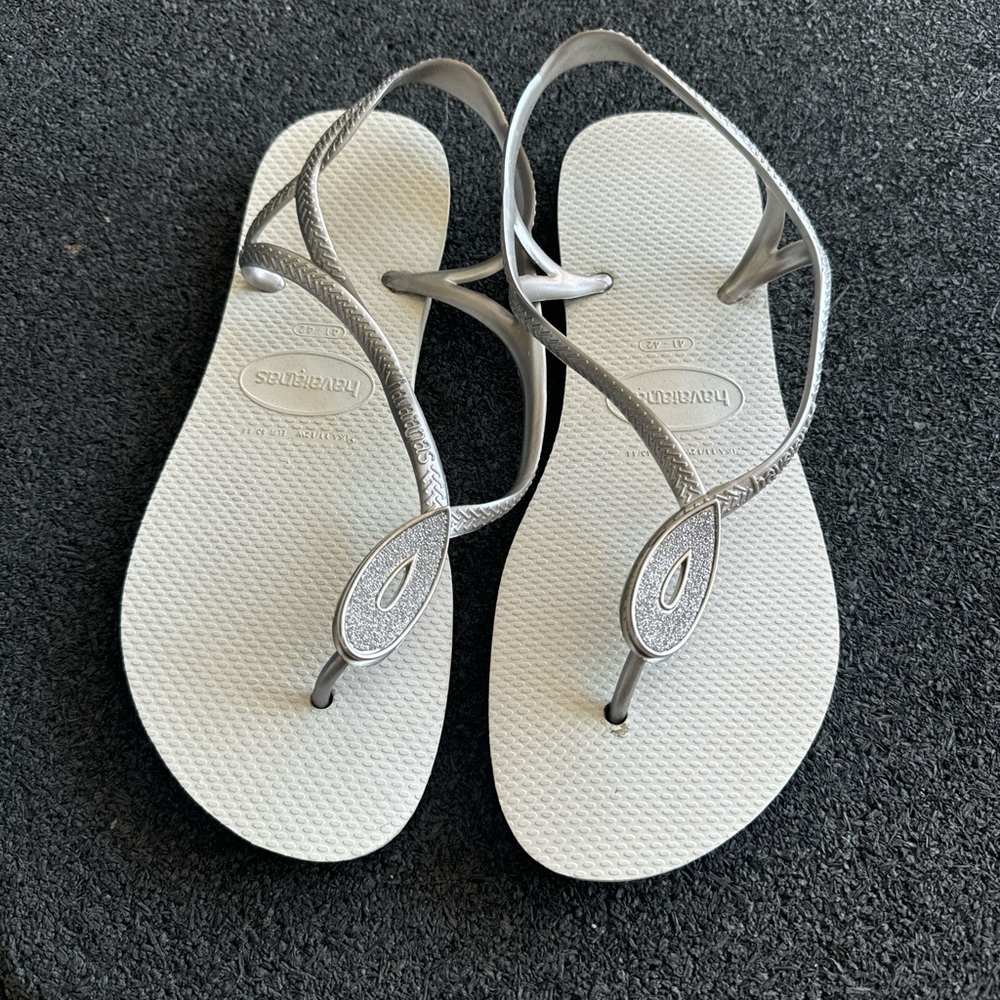 Havaianas sandals size 11/12